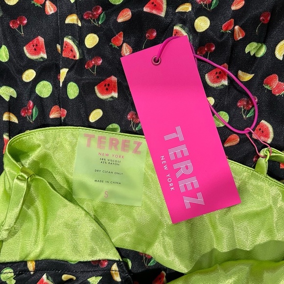 NWT Terez Satin Sleeveless V-Neck Maxi Dress Fruit Black Green Chartreuse Size M - Picture 6 of 8